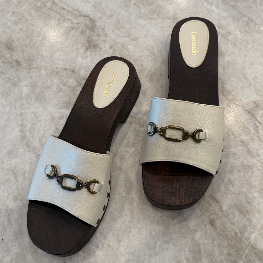Larroudé Cream  Zuzi Leather Slide Sandals